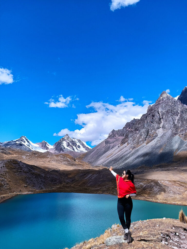 7 Lagunas Trek